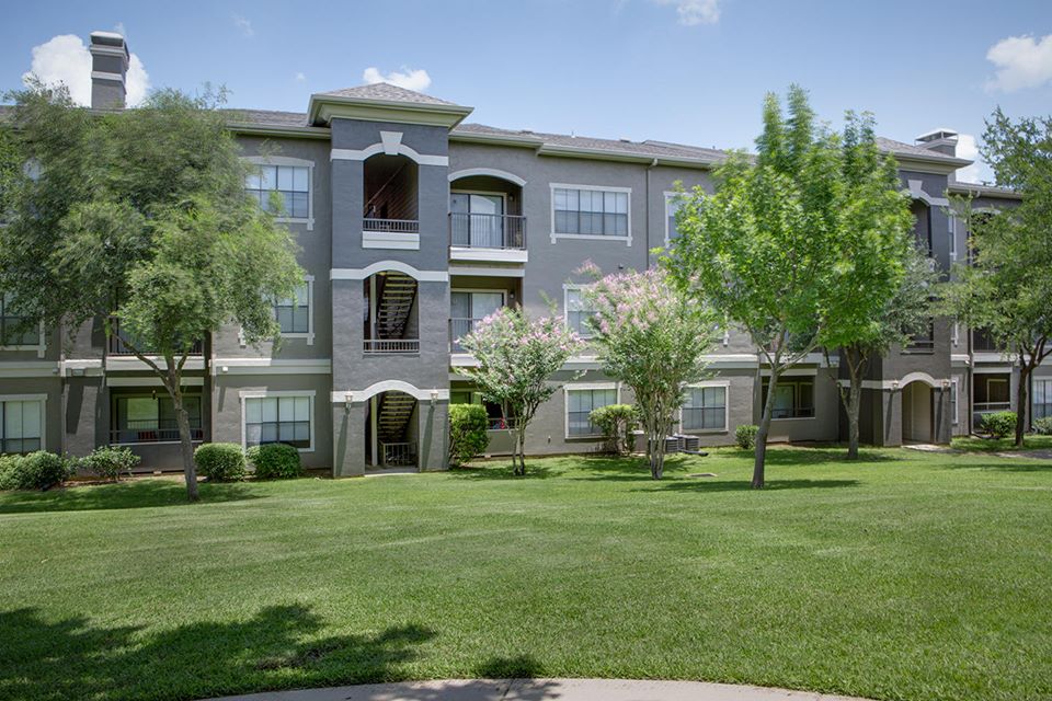 Cortland Walnut Hill - Exterior - Photo 2 of 28