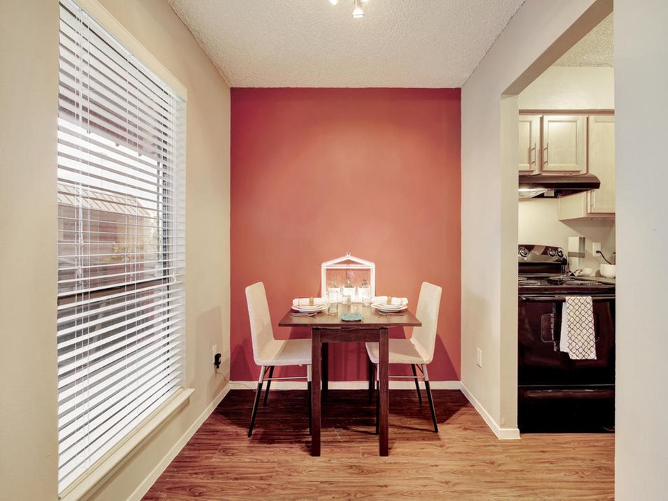 Sidney - Dining - Photo 8 of 14