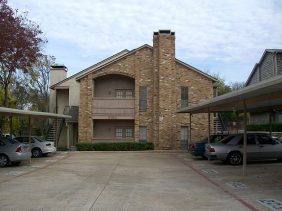 6760 Eastridge Apartment