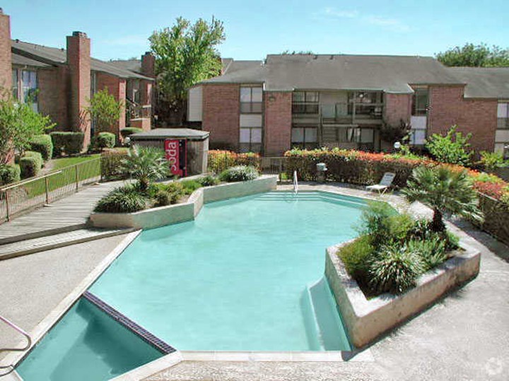 Knoll Crest San Antonio 830+ for 1 & 2 Bed Apts